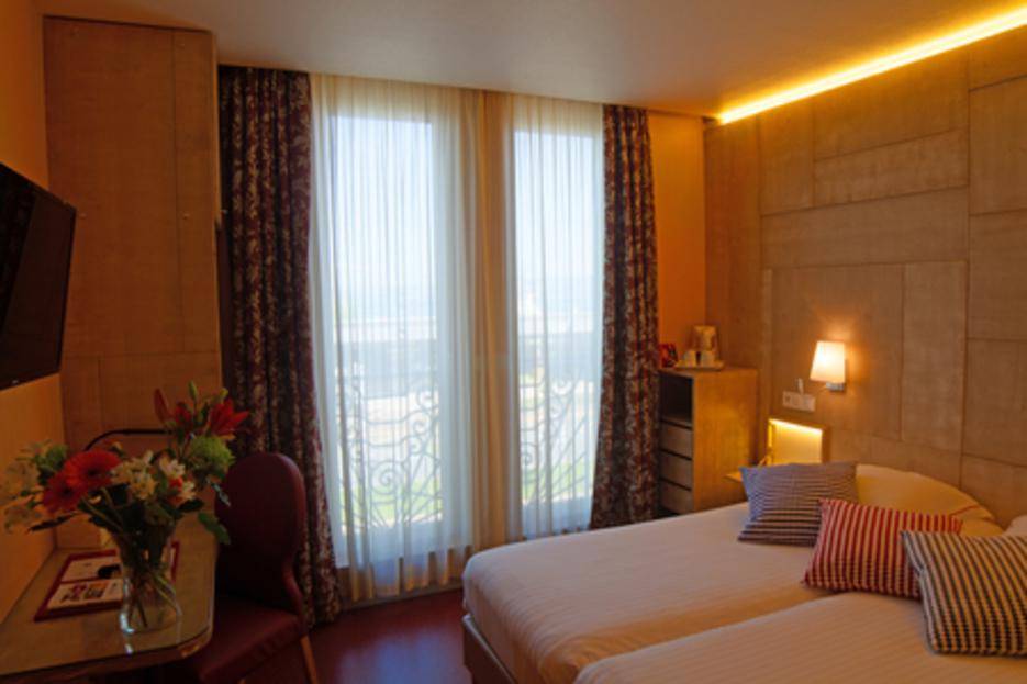 Chambre vue Lac Léman à 2 lits Chambre vue Lac Léman à 2 lits